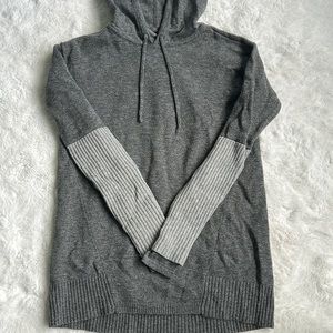 Grey wool athletic leisure sweater with hood